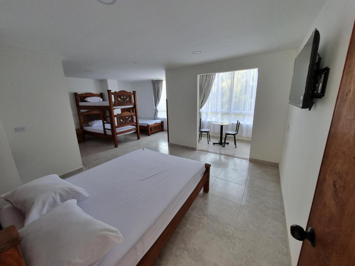 Hotel Antonella Plaza Pinchote Eksteriør billede