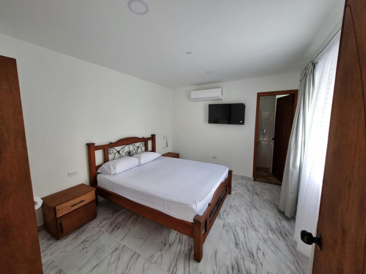 Hotel Antonella Plaza Pinchote Eksteriør billede