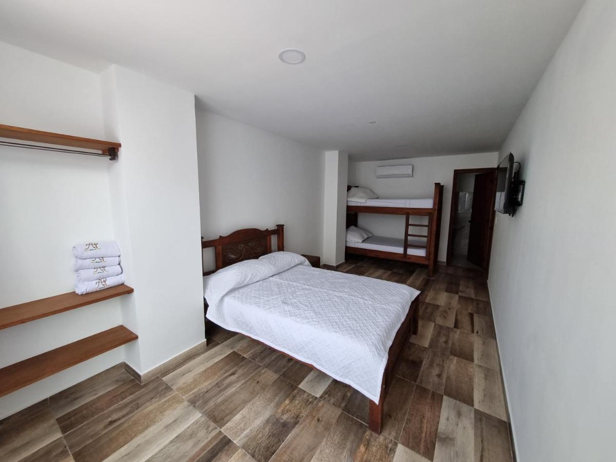 Hotel Antonella Plaza Pinchote Eksteriør billede